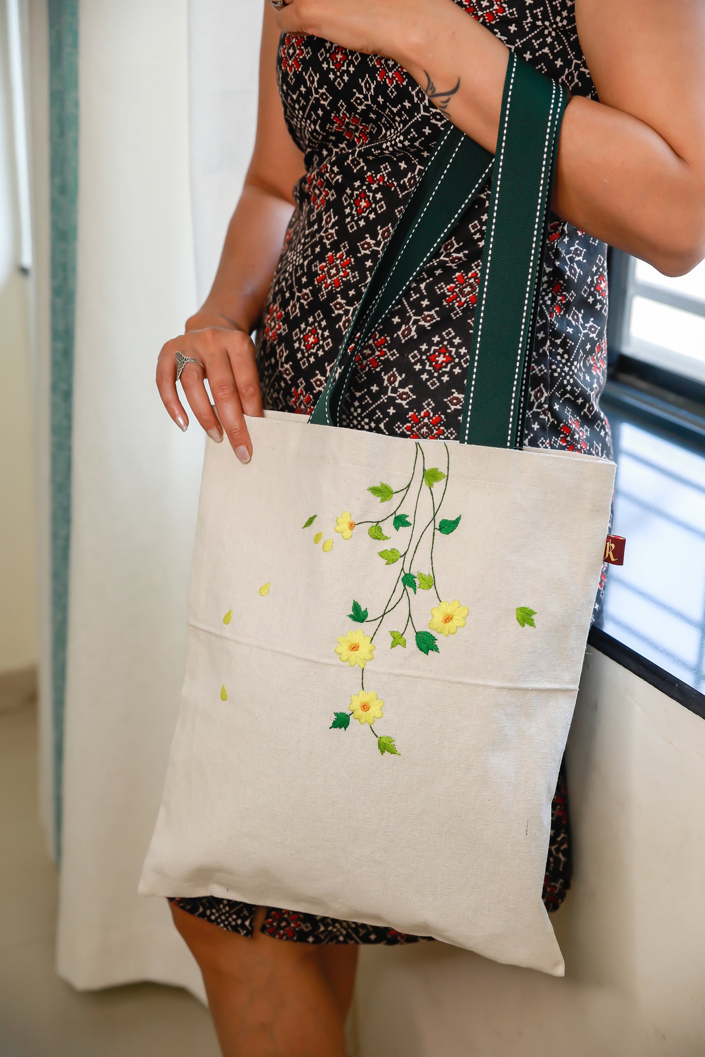 RBTote 20 - Yellow flower embroidery